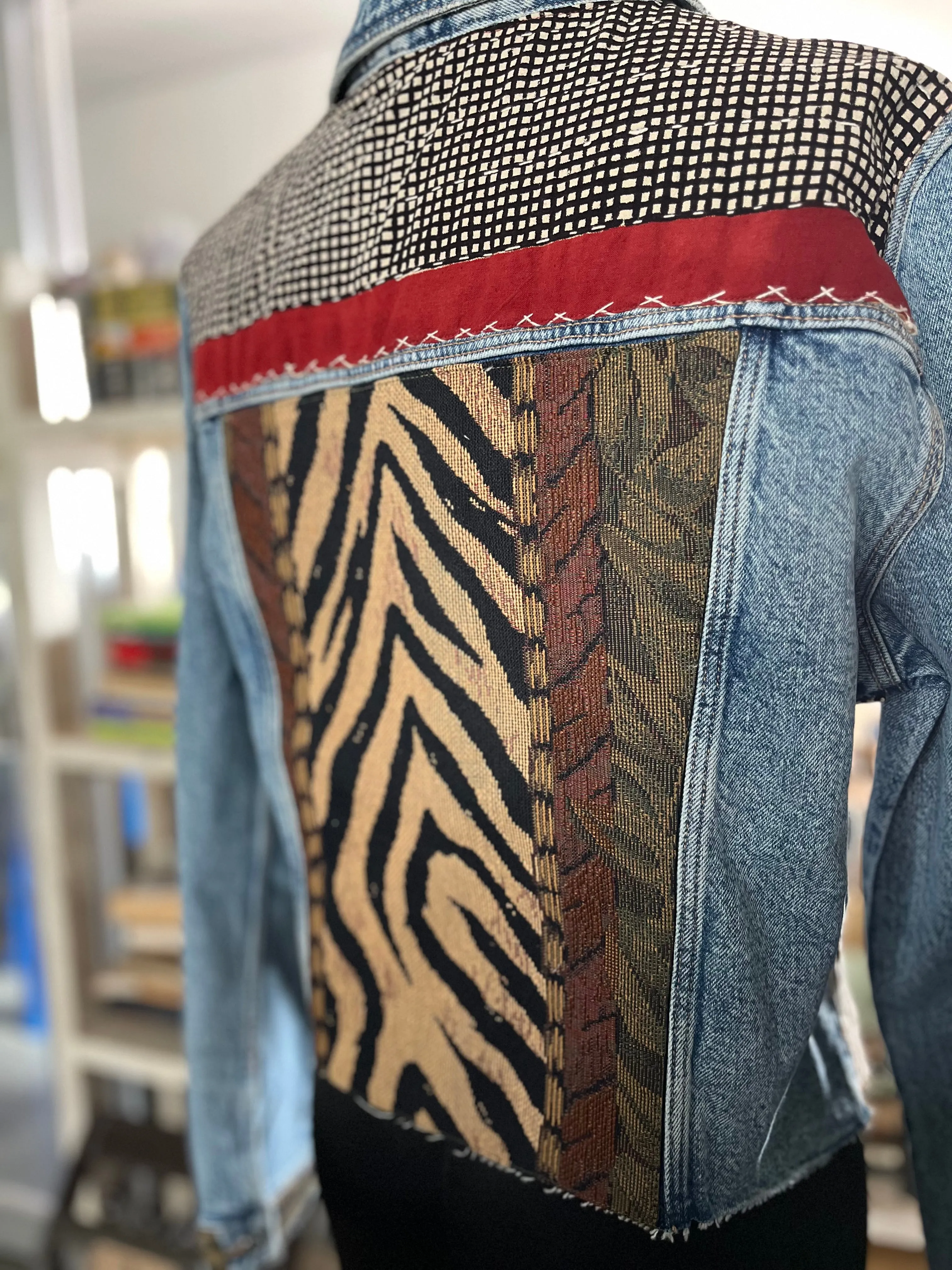 DENIM SHIRT JACKET - SIZE MED - LARGE