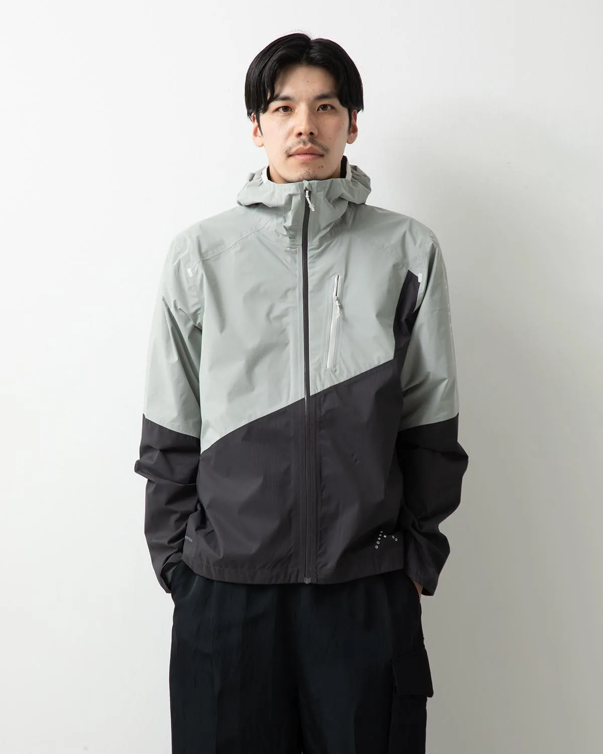 DOWNPOUR TRAIL LIGHT JACKET