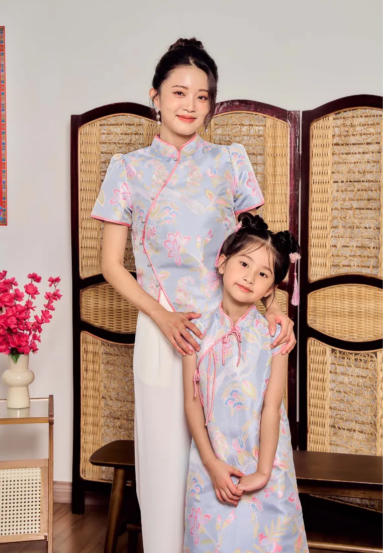 Feng Yi  Asymmetrical Cheongsam Top (Blue)