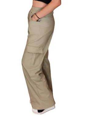 Khaki Oversized Cargo Pants – Stretchable & Trendy
