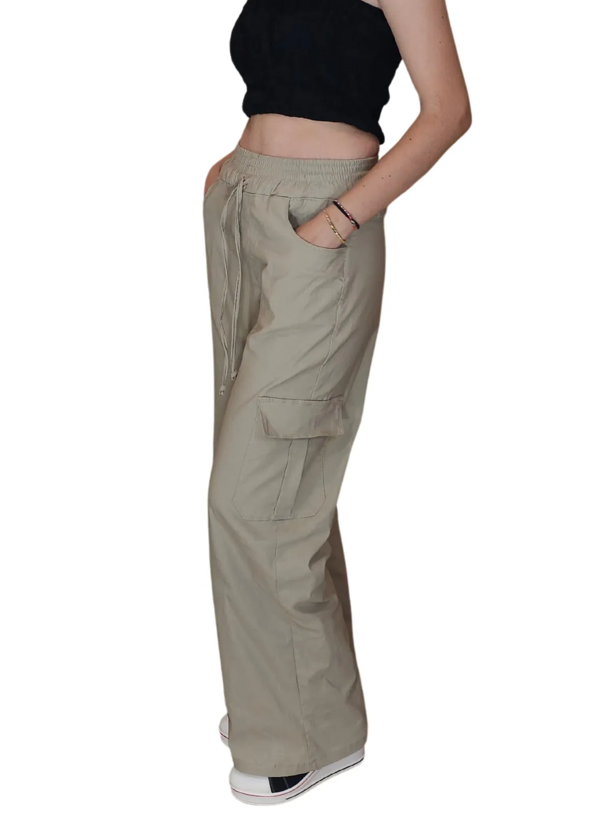 Khaki Oversized Cargo Pants – Stretchable & Trendy