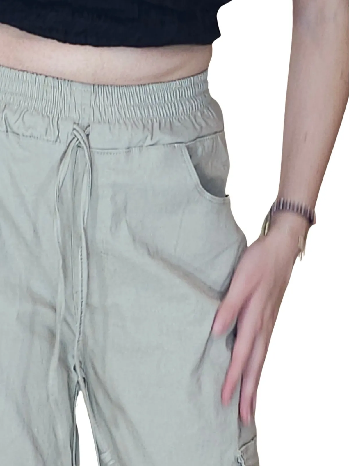 Khaki Oversized Cargo Pants – Stretchable & Trendy