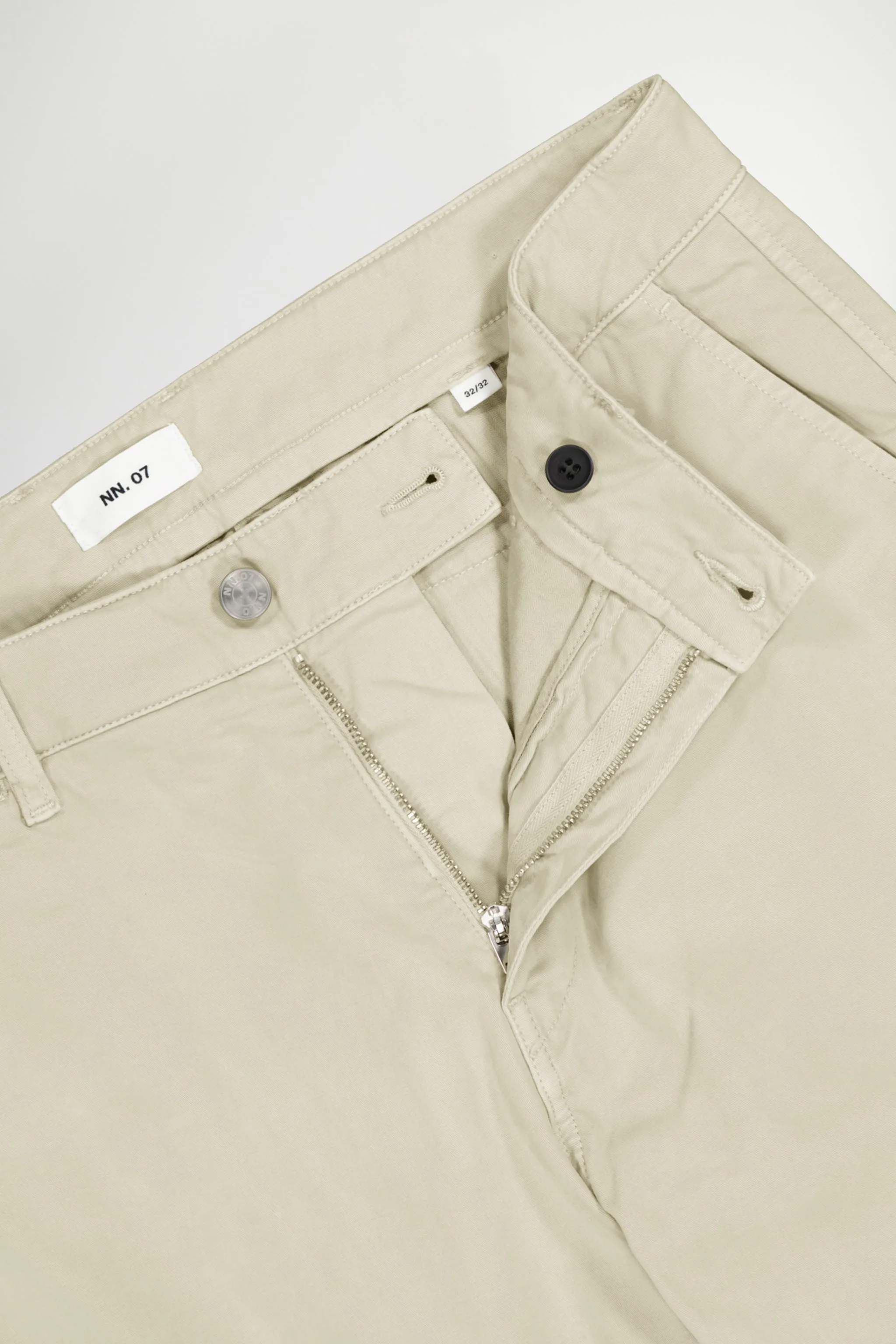 NN07 Marco 1400 Classic Chino in Fog