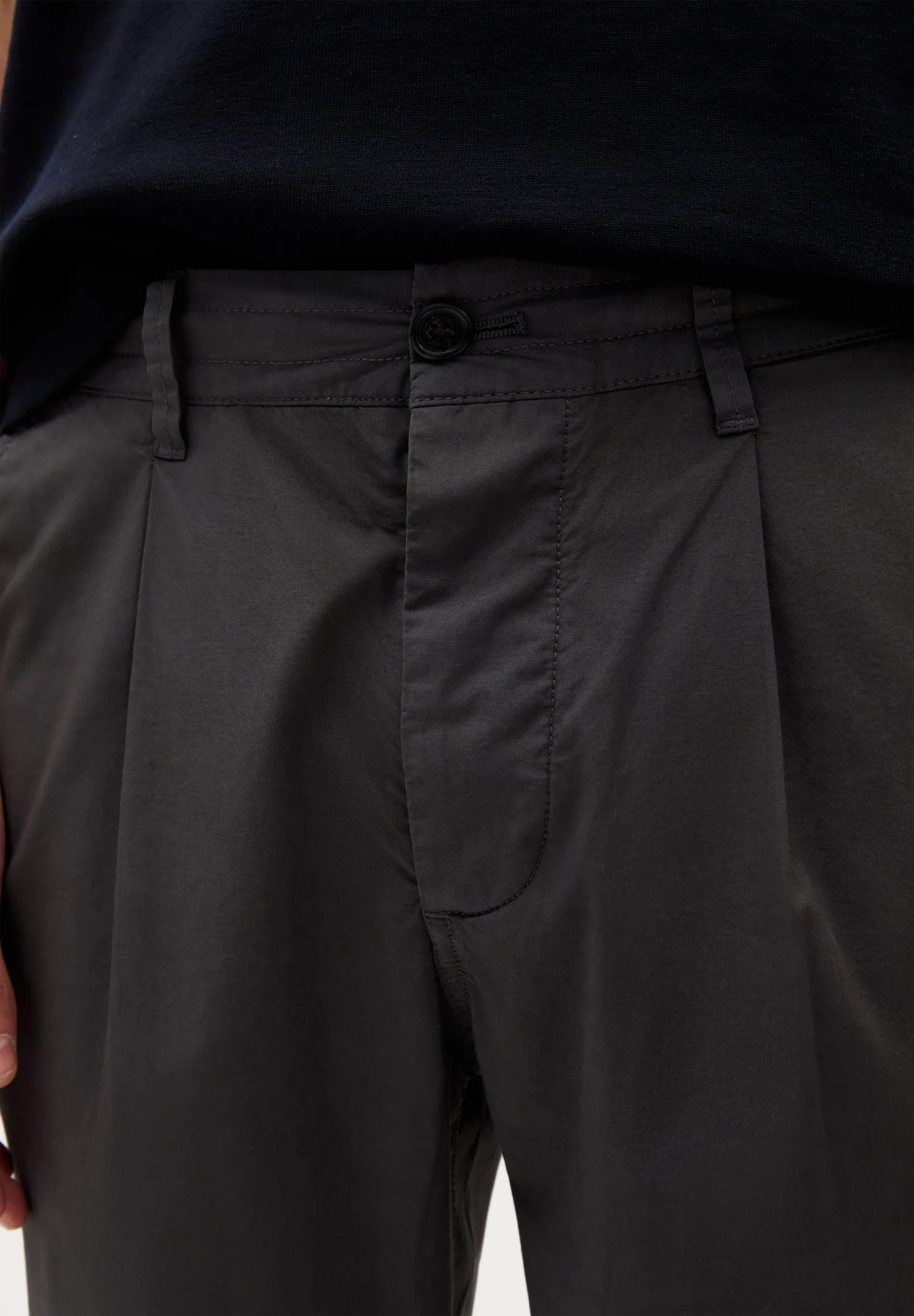 PLEATED CHINO TROUSERS